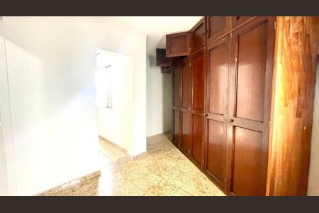 Casa à venda com 220m², 3 quartos e 2 vagas