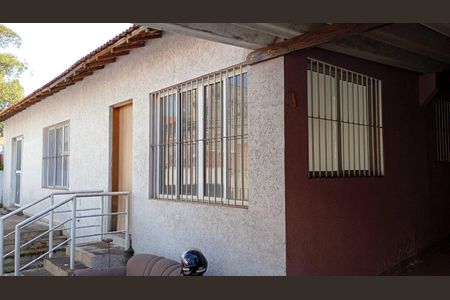 Casa à venda com 118m², 2 quartos e 3 vagas