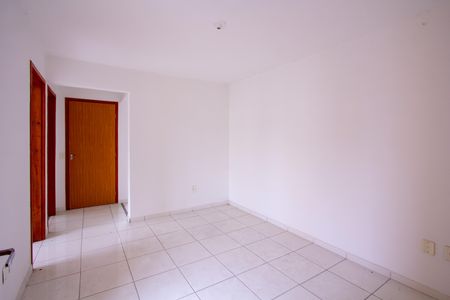 Sala de apartamento para alugar com 2 quartos, 45m² em Monjolos, São Gonçalo