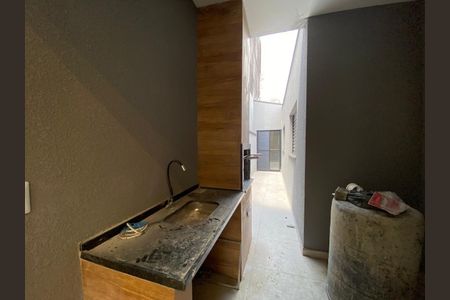 Casa à venda com 110m², 3 quartos e 2 vagas