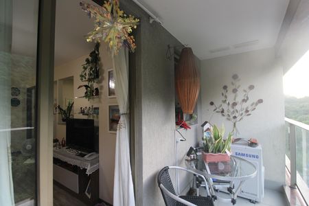 Apartamento à venda com 70m², 2 quartos e 1 vagaSala - Varanda