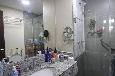 Apartamento à venda com 70m², 2 quartos e 1 vagaBanheiro da suíte 2