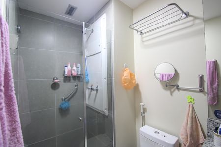 Apartamento à venda com 70m², 2 quartos e 1 vagaBanheiro da suíte 1