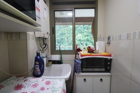 Apartamento à venda com 70m², 2 quartos e 1 vagaÁrea de serviço