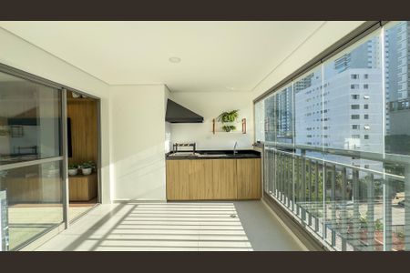 Apartamento à venda com 94m², 2 quartos e 1 vaga Apartamento à venda com 94m², 2 quartos e 1 vagaSacada