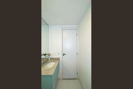 Apartamento à venda com 94m², 2 quartos e 1 vaga Apartamento à venda com 94m², 2 quartos e 1 vagaBanheiro