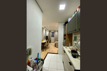 Cozinha de apartamento para alugar com 2 quartos, 43m² em Vila Santos, São Paulo