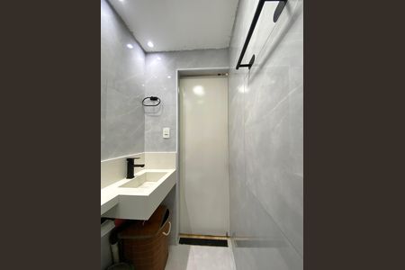 Apartamento para alugar com 43m², 2 quartos e sem vaga Apartamento para alugar com 43m², 2 quartos e sem vagaBanheiro