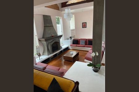Casa à venda com 312m², 3 quartos e 3 vagas