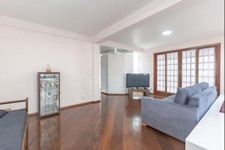 Casa à venda com 3 quartos, 312m² em Tremembé, São Paulo
