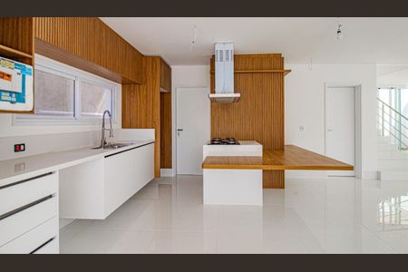 Casa à venda com 4 quartos, 365m² em Alphaville, Santana de Parnaíba