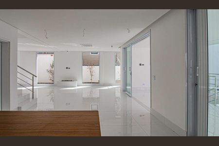 Casa à venda com 4 quartos, 365m² em Alphaville, Santana de Parnaíba