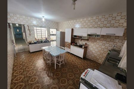 Casa à venda com 194m², 3 quartos e 3 vagas