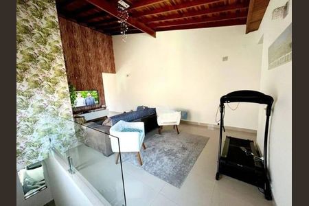 Casa à venda com 6 quartos, 280m² em Vila Irmaos Arnoni, São Paulo