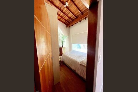 Casa à venda com 6 quartos, 280m² em Vila Irmaos Arnoni, São Paulo