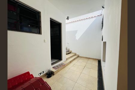 Casa à venda com 130m², 2 quartos e 2 vagas
