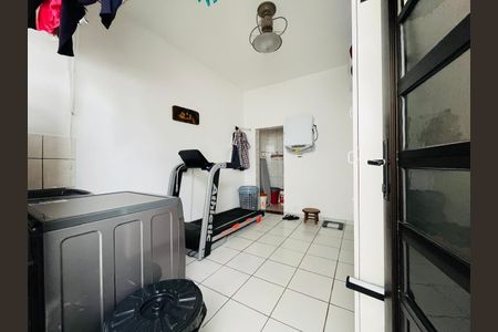 Casa à venda com 130m², 2 quartos e 2 vagas
