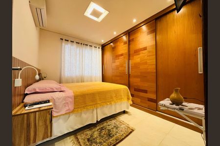 Casa à venda com 2 quartos, 130m² em Chácara São João, São Paulo
