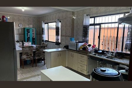 Casa à venda com 3 quartos, 180m² em Parque Ipe, São Paulo