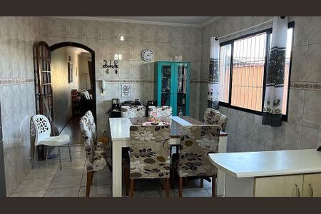 Casa à venda com 3 quartos, 180m² em Parque Ipe, São Paulo