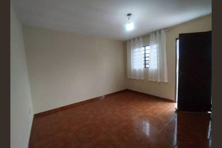 Casa à venda com 75m², 3 quartos e 6 vagas
