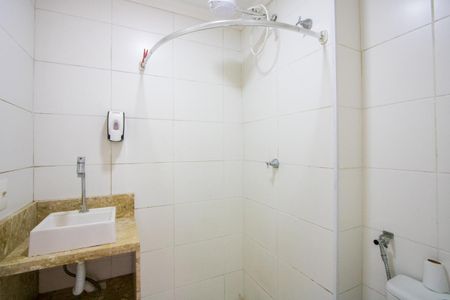 Banheiro de apartamento à venda com 2 quartos, 45m² em Rp3 (regiões de Planejamento) , Santo André