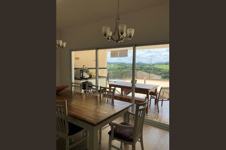 Casa à venda com 4 quartos, 411m² em Alphaville, Barueri