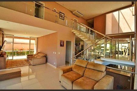 Casa à venda com 4 quartos, 425m² em Alphaville, Barueri