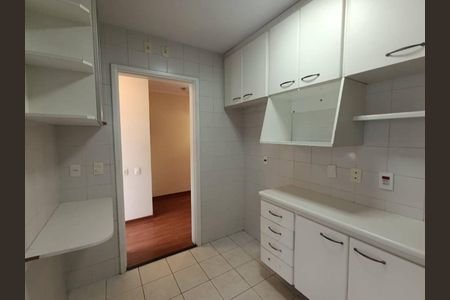 Casa à venda com 3 quartos, 120m² em Jardim das Esmeraldas, São Paulo