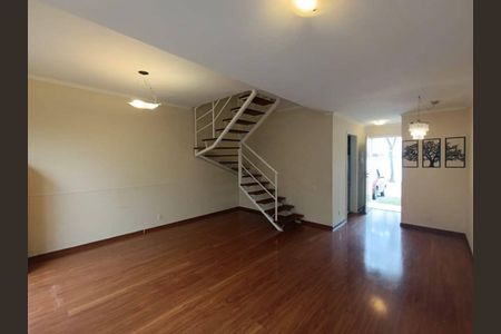 Casa à venda com 3 quartos, 120m² em Jardim das Esmeraldas, São Paulo