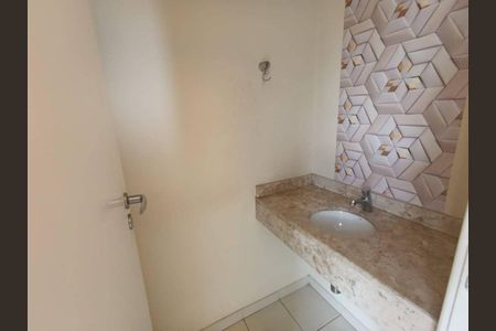 Casa à venda com 3 quartos, 120m² em Jardim das Esmeraldas, São Paulo