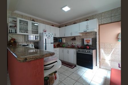 Cozinha de casa para alugar com 6 quartos, 200m² em Cidade Jardim, Uberlândia