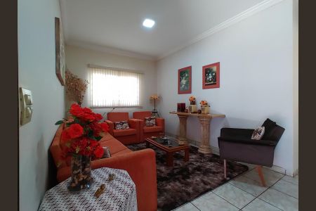 Sala de casa para alugar com 6 quartos, 200m² em Cidade Jardim, Uberlândia