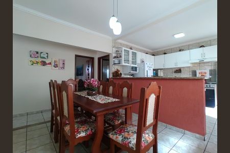 Sala de casa para alugar com 6 quartos, 200m² em Cidade Jardim, Uberlândia