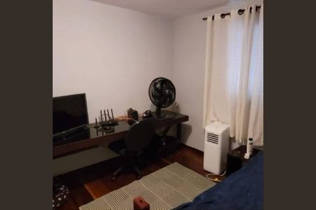 Casa à venda com 4 quartos, 229m² em Parque Ipe, São Paulo