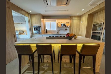 Apartamento à venda com 171m², 3 quartos e sem vaga