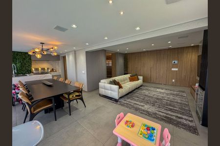 Apartamento à venda com 3 quartos, 171m² em Jardim Arpoador, São Paulo