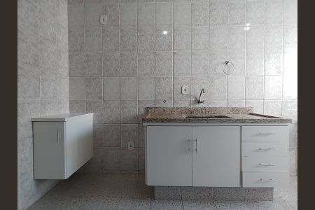 Cozinha de apartamento para alugar com 3 quartos, 85m² em Chácaras Tubalina e Quartel, Uberlândia