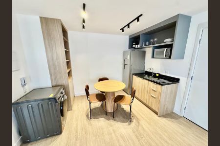 Cozinha de apartamento para alugar com 1 quarto, 44m² em Vila Olímpia, São Paulo