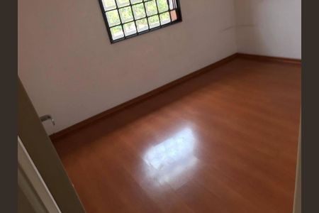 Casa à venda com 3 quartos, 124m² em Parque Ipe, São Paulo