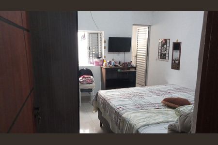 Casa à venda com 82m², 3 quartos e sem vaga