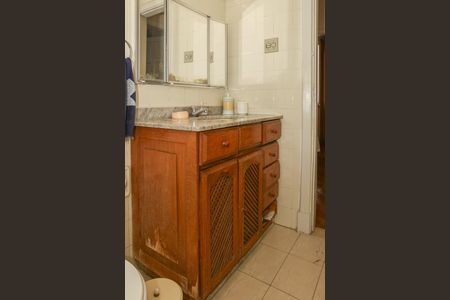 Casa à venda com 110m², 3 quartos e sem vaga Casa à venda com 110m², 3 quartos e sem vagaBanheiro