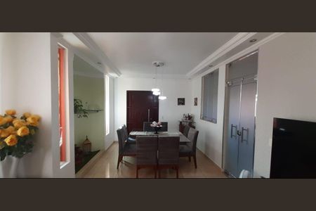 Casa à venda com 300m², 3 quartos e 2 vagas