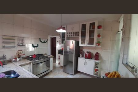 Casa à venda com 3 quartos, 300m² em Vila Mirante, São Paulo