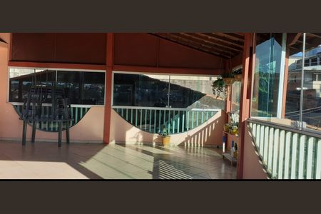 Casa à venda com 300m², 3 quartos e 2 vagas