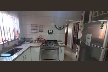 Casa à venda com 300m², 3 quartos e 2 vagas