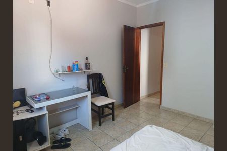 Casa à venda com 257m², 3 quartos e 2 vagas