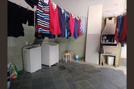Casa à venda com 257m², 3 quartos e 2 vagas