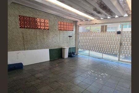 Casa à venda com 257m², 3 quartos e 2 vagas