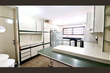 Casa à venda com 4 quartos, 142m² em Horto Florestal, São Paulo